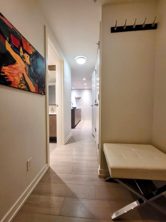 Your Perfect Escape - Modern Landmark Condo In Downtown Calgary - Free Parking- Premium Location Exterior photo